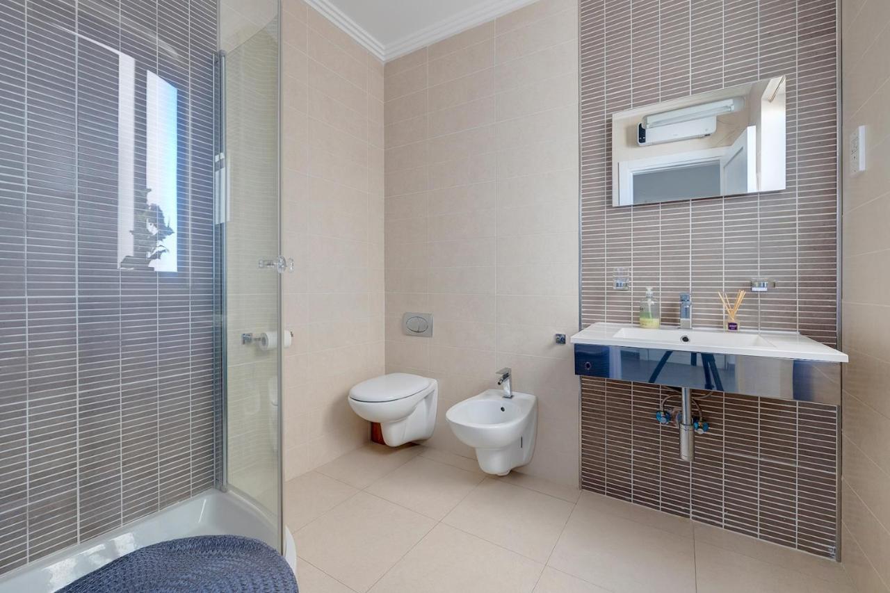 Perfect Location Idyllic 2br Apartment