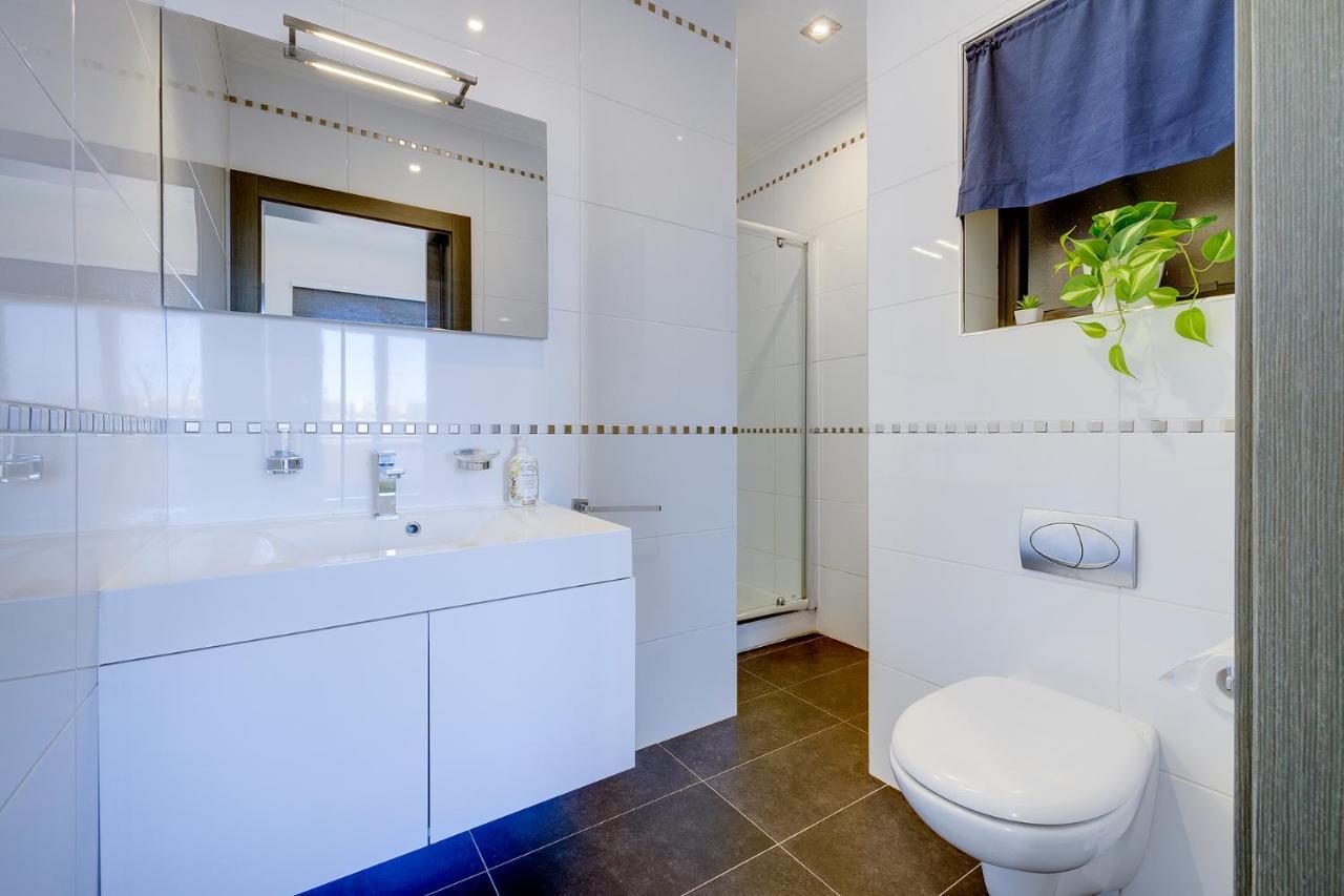 Perfect Location Idyllic 2br