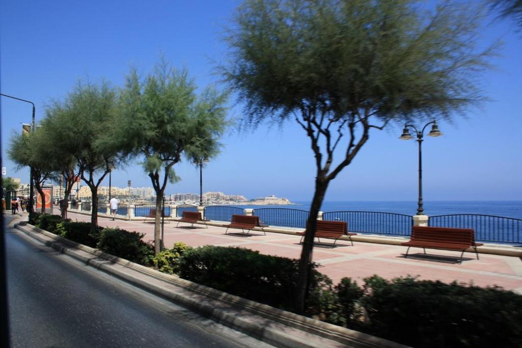 Apartment Perfect Location Idyllic 2br